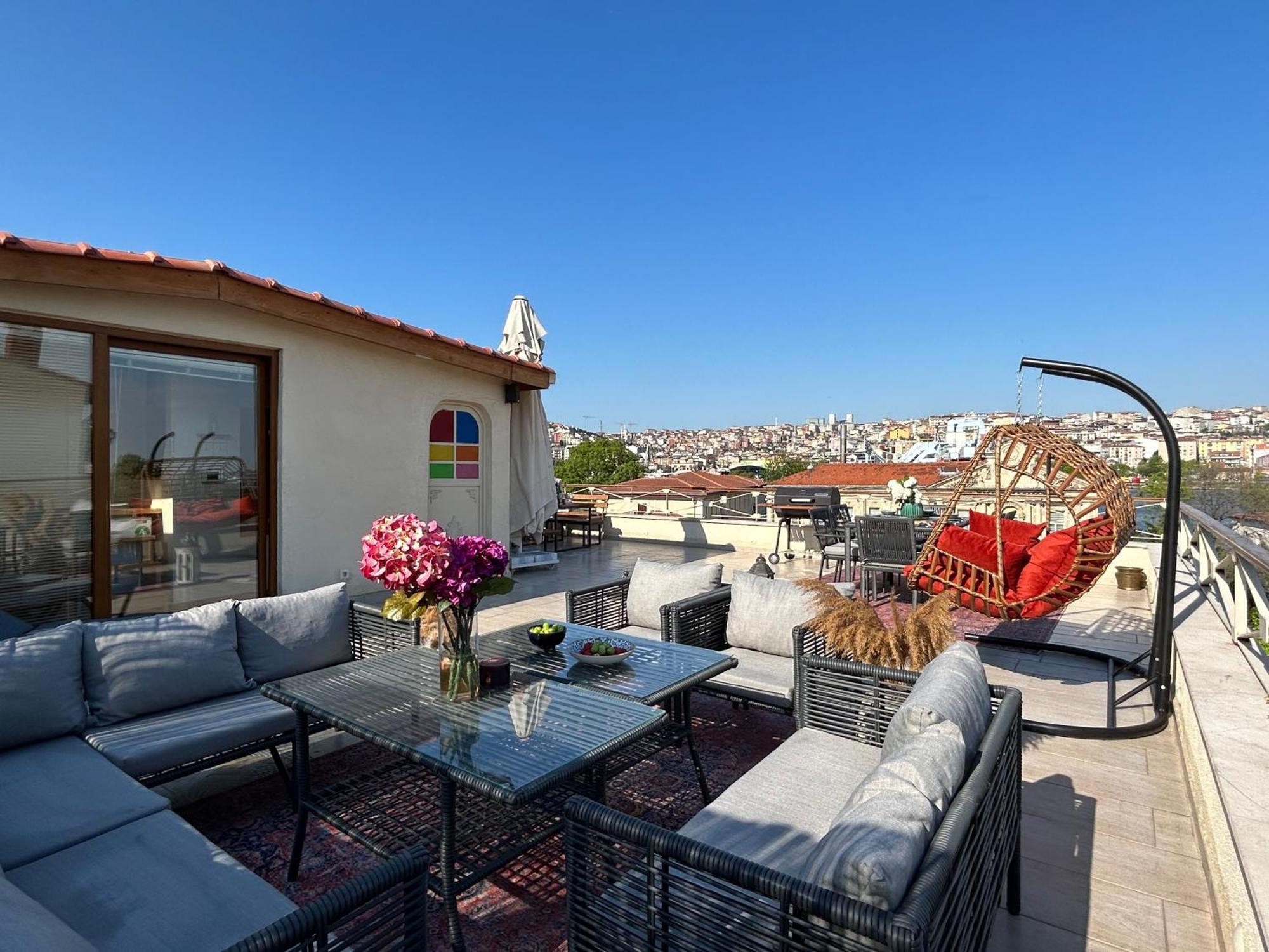 Waterfront Apartment By The Tram - Terrace With Dome & Golden Horn View In Fatih 이스탄불 외부 사진